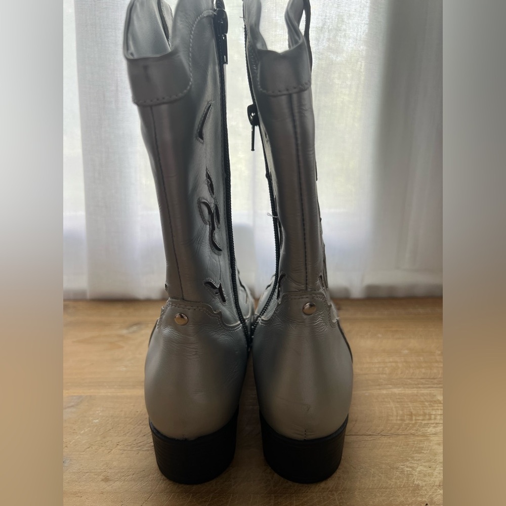 Sandro Moscolini For Her Silver Western Short Boot Size 37 New - Picture 3 of 10